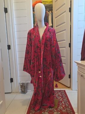 Plush Floral Robe in Hot Pink